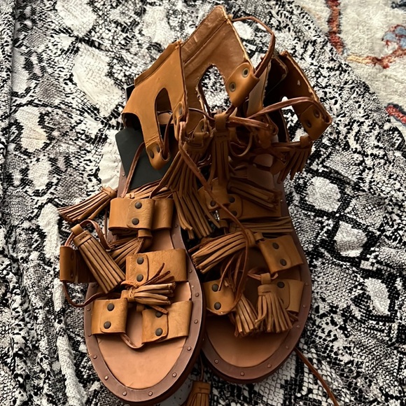 Gladiator leather sandals Zara basic